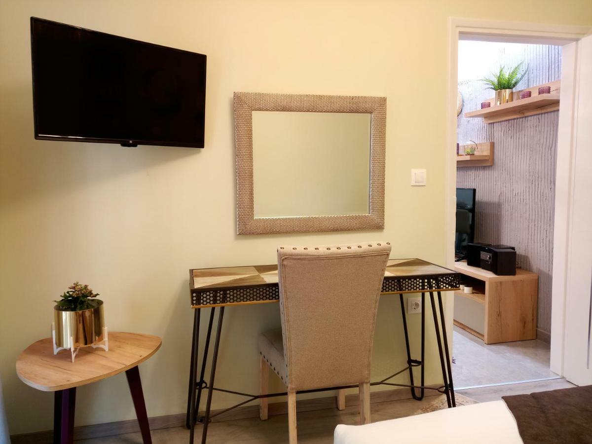 Kosmima Deluxe Apt. เทสซาโลนิกิ ภายนอก รูปภาพ